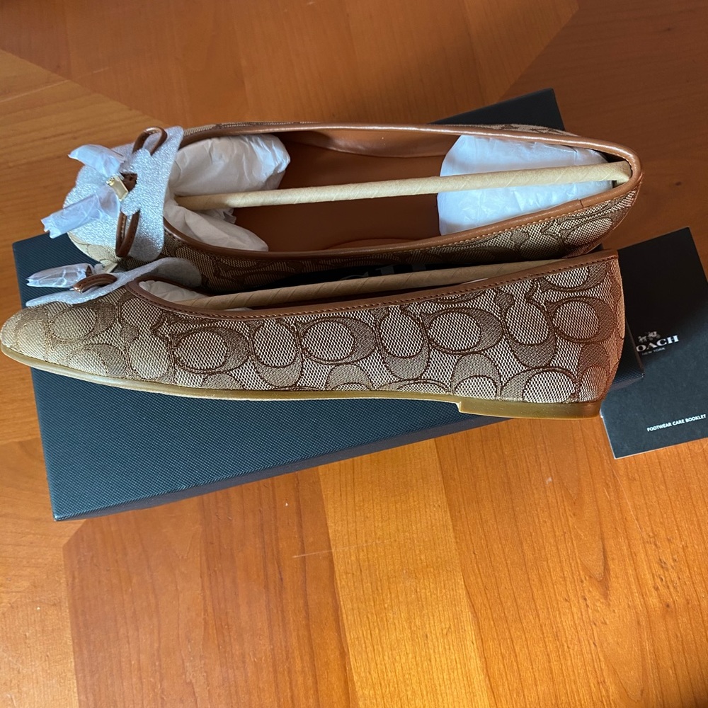 New Coach flats - Picture 10 of 11